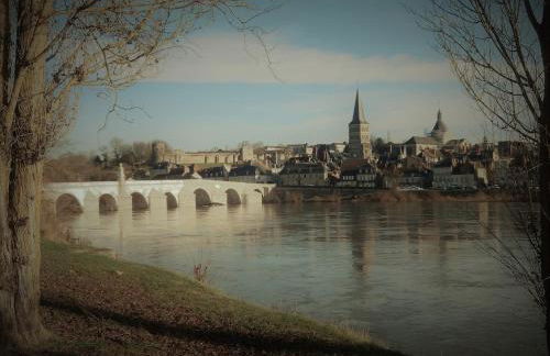 Logement indépendant dans cité médiévale - Foto 13