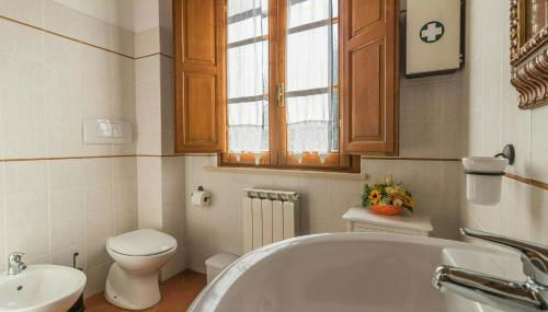 Rural Apartment With Views Of Lake Trasimeno - Photo 5