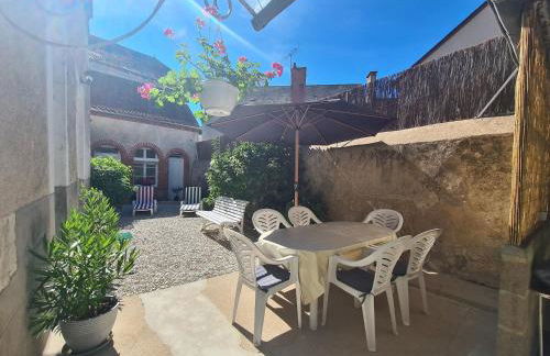 Maison confortable près des Châteaux de la Loire et Zoo de Beauval avec cour et parking privé - FR-1-591-367 - Foto 1