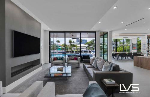 Carlotta- New Construction Luxury Waterfront Villa - Foto 35