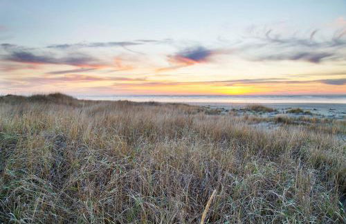 Stunning Views from this Waterfront Condo - Foto 19