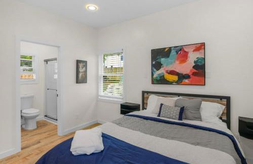 Stylish 4BR Haven: Serene Backyard and Fire Pit - Foto 10