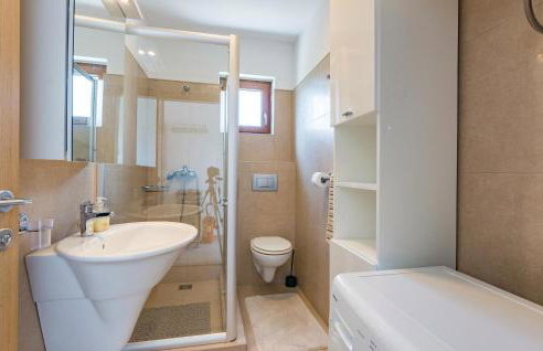 Beautiful Home In Zminj With Kitchen - Photo 12