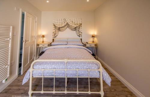 Old Spot Cottage - Photo 10