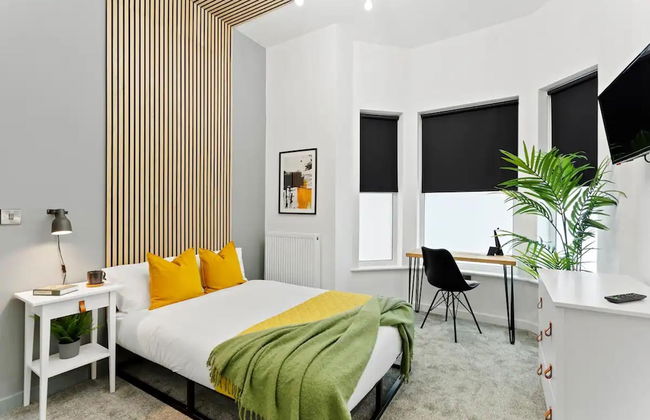 Studio 7 in Nottingham - Photo 1