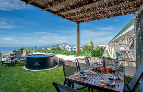 Apartamento de Lujo con Jacuzzi Privado, Piscina y Vistas al Mar - Foto 50