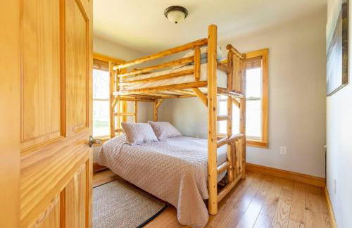 Silver Lake Cabin w/ Own Lake! (near Cooperstown) - Foto 3