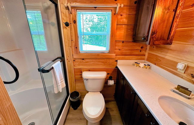 B11 NEW Awesome Tiny Home With A C Mountain Views Minutes to Skiing Hiking Attractions - Photo 18