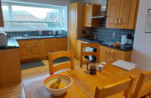 Spacious 3 bed holiday home, New Forest, Milford-on-Sea, close to beach - Photo 25