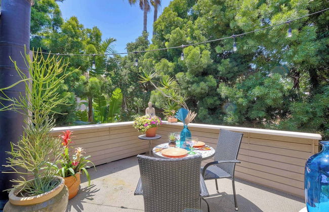 Serene Coastal Home Sleeps 8 1 Mile From Beach! - Foto 34