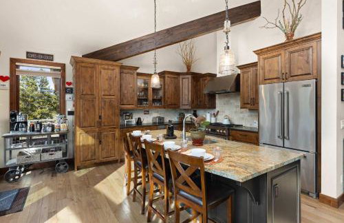 Ridge View Retreat - Panoramic Views and Hot Tub - Foto 19