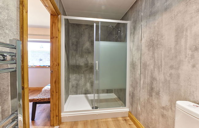 Host Stay The Parlour - Photo 17