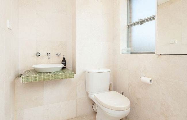 Bondi Beach Getaway - Photo 8