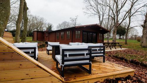 Countryside Cabin on 5 Acres Countryside with Outdoor Firepit, Cinema and converted Stables - Foto 3