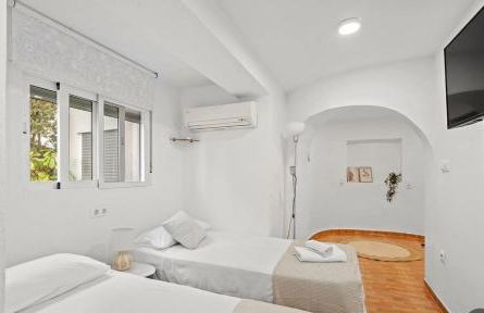 Espectacular villa junto a la playa, piscina privada y vistas al mar - Foto 42