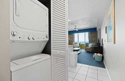 Seaside Splendor! 1BR Oasis with Private Oceanfront Balcony at Wyndham Oceanwalk - Foto 35