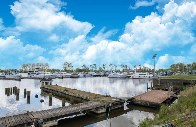 Holiday Home Near Marina With Pool - Photo 21