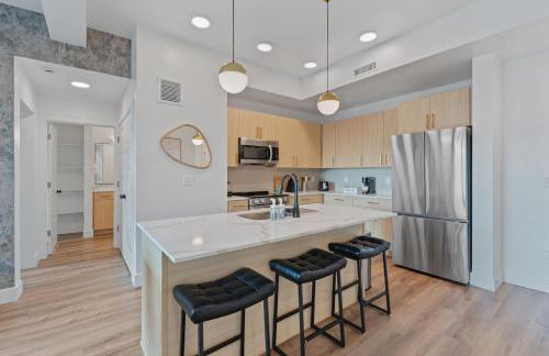 Stylish 2BR with Pool Central SLC - Great Access - Foto 16