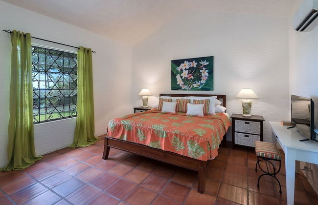 Secluded Beachfront Villa with Large Pool and Gardens - Fryers Well Bay by BSL Rentals - Foto 2