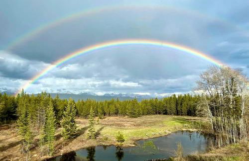 Secluded Cabin in Polebridge, Montana, with Fantastic Views of Glacier National Park - Dream Glamping Experience - Photo 27