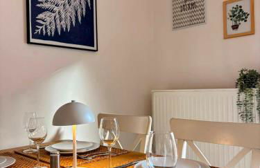 Elegant Apartment with Private Parking, close to Paris - Foto 1