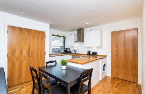 2Bed Ground Floor-Free Parking - Photo 2