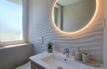 Maison familiale - 10pers - 3 étoiles - lumineuse et cosy - draps et serviettes inclus - parking - La Torche 9 min - Foto 5