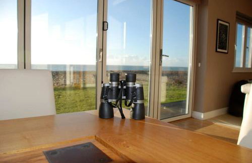 Wow I'm living on the beach. Luxury 4 bed sleeps 8 - Photo 16