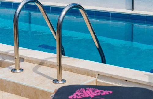 Villa Dalmatian Gem - Two-Bedroom Villa with Terrace and Swimming Pool - Photo 38