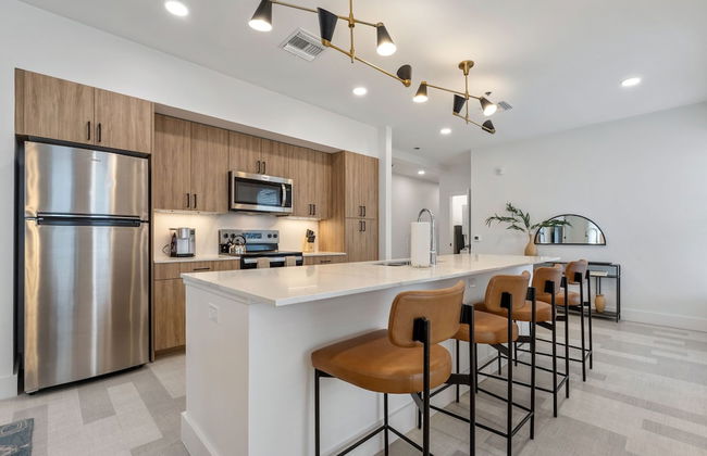 The Continental, powered by Placemakr - Downtown - Market Square - Photo 44