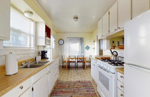 Oceanfront Elk Home Steps to Beach & Pet-Friendly - Foto 12