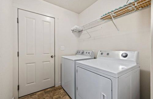 Charming Private Twnhome w/ Large Fenced Yard (58) - Foto 6