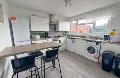 Cosy 3BR Flat With Free Parking Near Marina - Foto 35