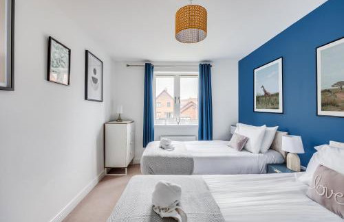 Detached 4 Bedroom 2 Bathroom House - Driveway Parking, Fast WiFi and Smart TV by Yoko Property - Foto 7