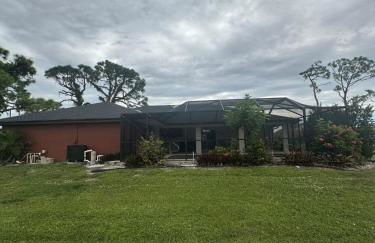 Heated pool with canal views - Foto 20