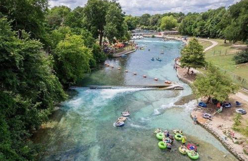 Whiskey River - Texas Music Theme in Historic Gruene, Riverfront on the Guadelupe River - Foto 32