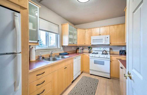 Anacortes Condo about 1 Mi to Marina and Fidalgo Bay! - Photo 2