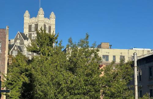 Large and Luxurious in Strivers Row - Photo 18