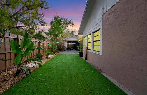 Zen Jungle House by Busch Gardens Sleeps 12 with Outdoor Games & Detached Play Space! - Foto 34