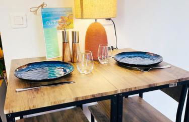 Studio rénové climatisé tout confort - Lit Queen size - emplacement idéal près des plages - Photo 4