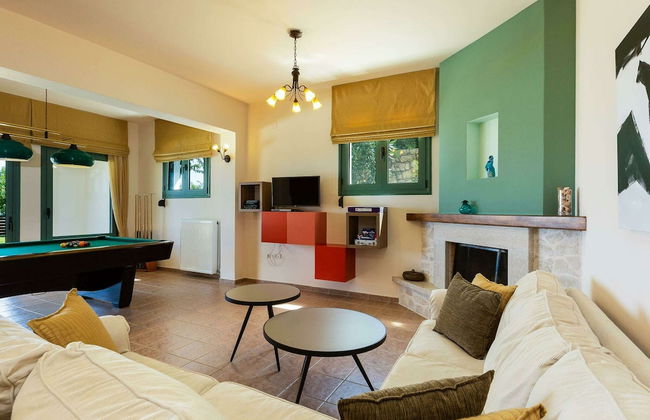 Secluded Villa w Private Pool, Children Play Area, Pool Table, BBQ & Sea Views - Foto 25