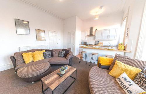 Cozy & Modern Accommodation in Barrow-in-Furness - Photo 5