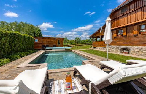 Lovely Home In Gospic With Sauna - Photo 10