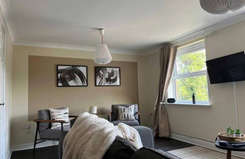 Large 4 Bedroom 3 Bathroom Town House with Secure Parking by Amazing Spaces Relocations Ltd - Foto 24