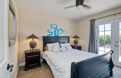 Nice home, Ocean views, and open space views. - Photo 9