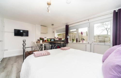 11 Boutique studio apartment perfect for peaceful getaway, secluded garden, quiet location - Foto 10