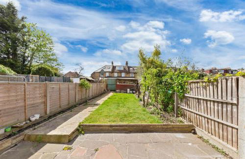 4BR North London I WiFi, Garden, Near Shops - Foto 67