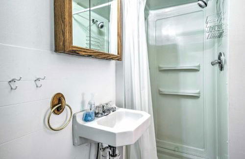 Historic Cabin Retreat Steps to Okoboji Lake - Foto 18