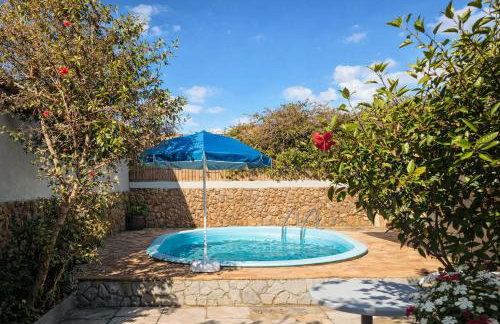 Casa Espaçosa 3quartos Piscina Churrasqueira Estacionamento - Foto 1