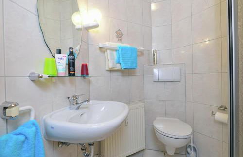 Quaint Apartment in Eimelrod near Lake and Water Sports - Photo 20